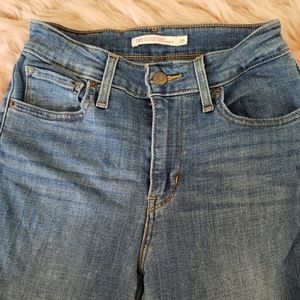 Levi's Jeans - Levi's 721 High Rise Skinny Jean Levi's Jeans - Levi's 721 High Rise Skinny Jean